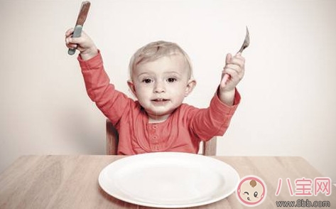 教育|电闪雷鸣中5岁小女孩拨通110 孩子一个人在家应该注意什么