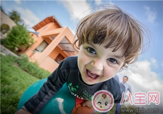 健康|宝宝误食怎么办？哪些情况不可以催吐