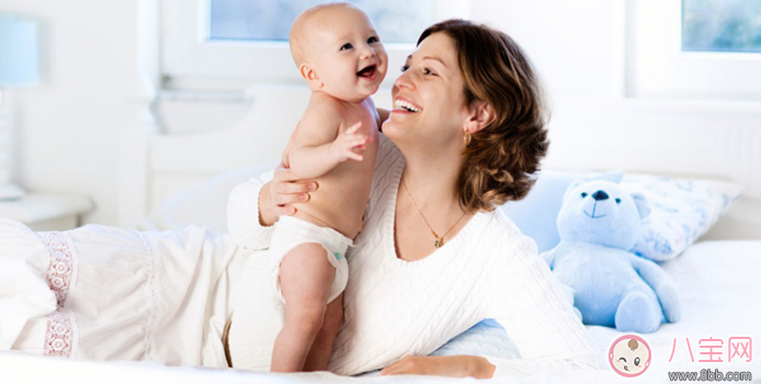 奶粉|母乳喂养的好处与坏处 哺乳里的利与弊