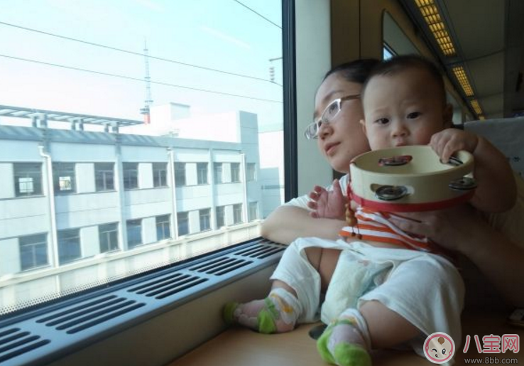 杨颖|Baby小海绵坐高铁图片 几个月的婴儿可以坐高铁需要注意什么