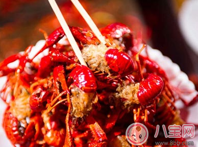 怀孕|孕妇中期能吃小龙虾吗 孕妇中期吃了小龙虾怎么办