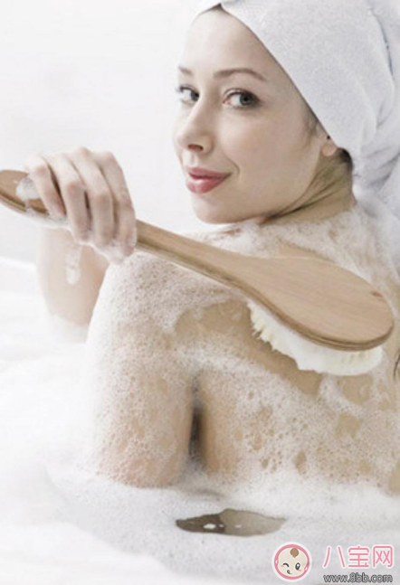 洗头|顺产后12天可以洗头洗澡吗 夏天顺产怎么洗