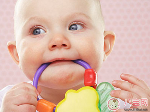 咬人|1岁宝宝爱咬人怎么办 宝宝咬人有什么解决方法