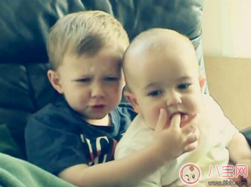 咬人|1岁宝宝爱咬人怎么办 宝宝咬人有什么解决方法