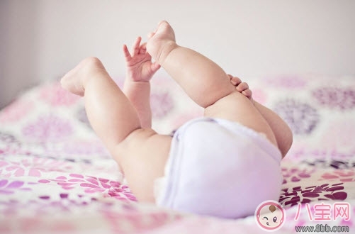 尿布|婴儿长尿布疹怎么办 尿布疹是怎么引起的