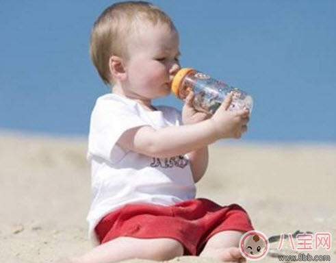 水|宝宝喝什么水最好 如何让宝宝多喝水
