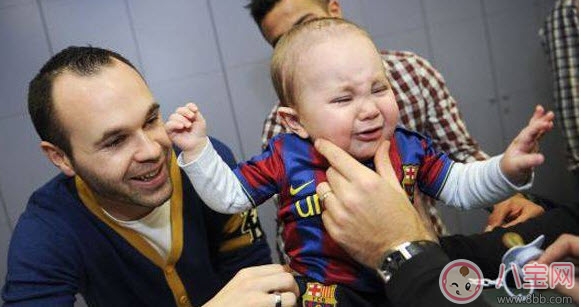 怕生|宝宝认生怎么办 宝宝认生好还是不认生好(为什么有些宝宝不认生)