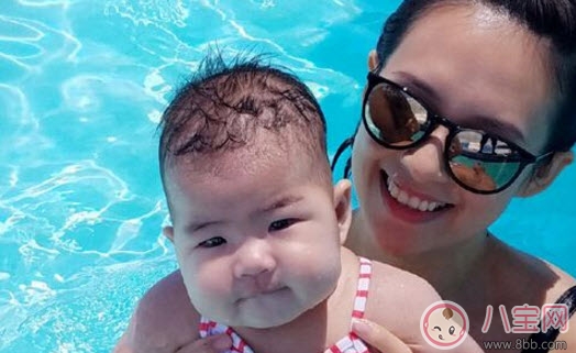 婴儿|2017夏季宝宝游泳水温多少合适 婴儿游泳水温过高会怎么样