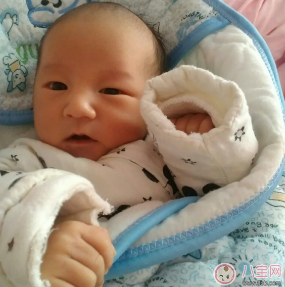 醒醒|章子怡工作女儿醒了好乖 怎么安抚睡醒的宝宝