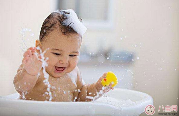 洗澡|宝宝不喜欢洗澡怎么办 让宝宝爱上洗澡的小妙招