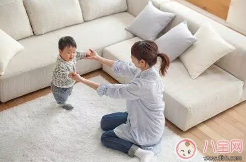 走路|亲子游戏让宝宝轻松学会走路 宝宝练习走路亲子游戏