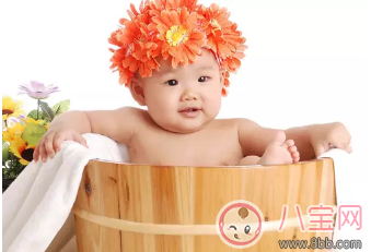 洗澡|新手爸妈夏季给初生儿洗澡莫慌张 掌握方法最重要