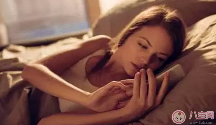 手机|怀孕玩手机孩子易暴躁 手机对孕妇的影响还有哪些