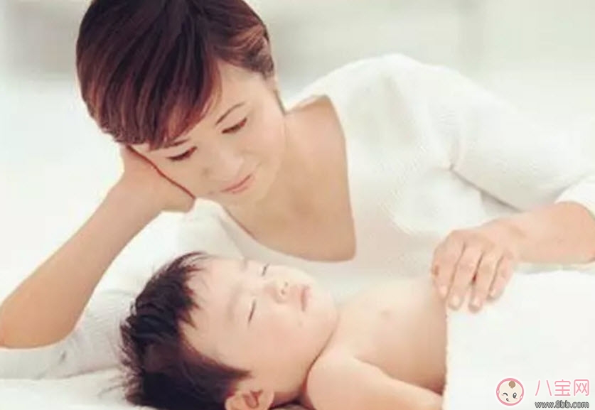 月子|三伏天坐月子拒开空调捂出伤 为什么坐月子能捂出脑损伤