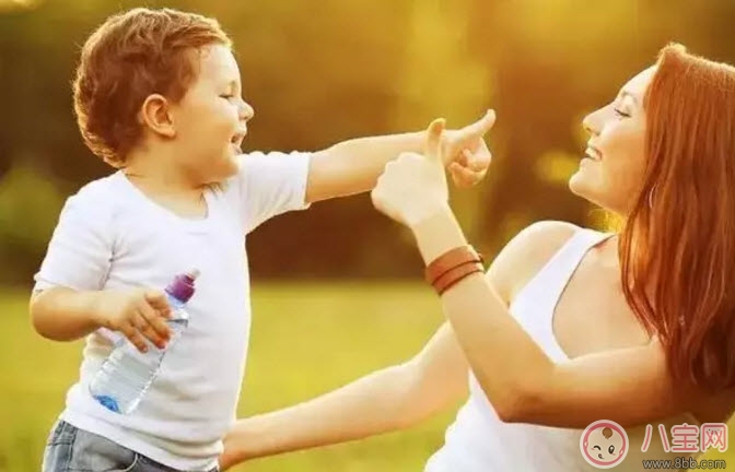 胆子小|孩子害羞胆小怎么办 胆小的孩子该如何教育(5句话鼓励孩子)