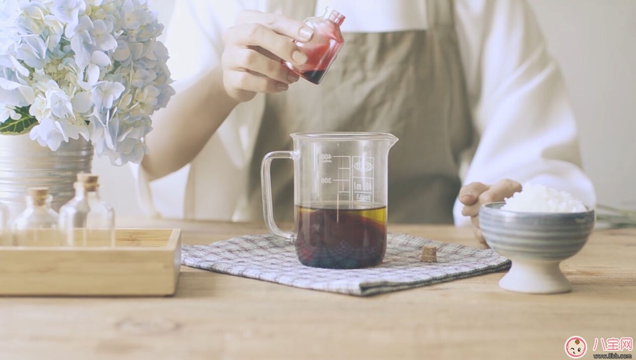 嘴唇|2017秋季女性唇部干燥如何滋润保养