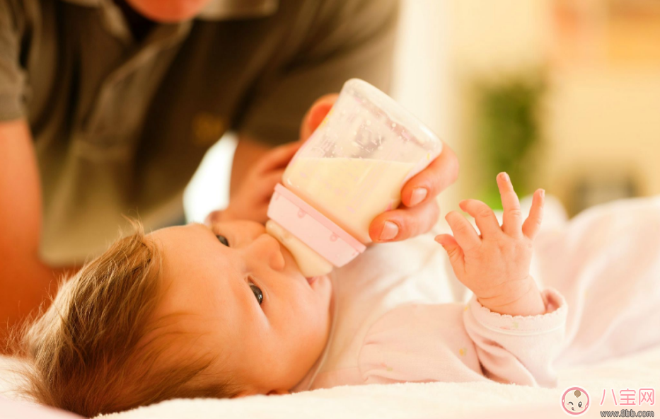 吃奶|孩子换段吐怎么办 换段过度方法