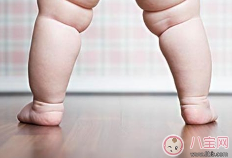 胖|小胖墩太胖游泳卡栏杆 孩子太胖怎么办