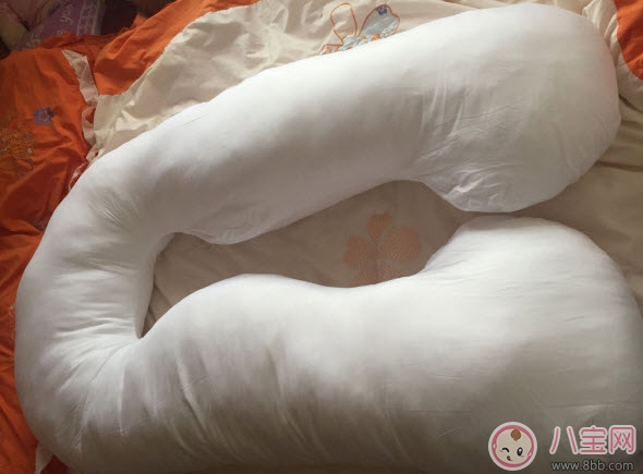 枕头|孕妇枕头有用吗 孕妇枕测评(哪种形状孕妇枕好)