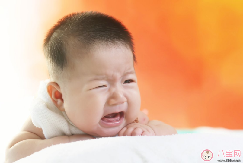 哭|孩子公众场合闹要东西怎么处理 是妥协还是坚持