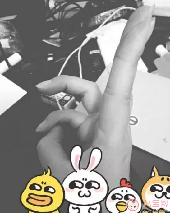 手|秋水誓怎么做 春风十里不如你秋水誓手势步骤图解