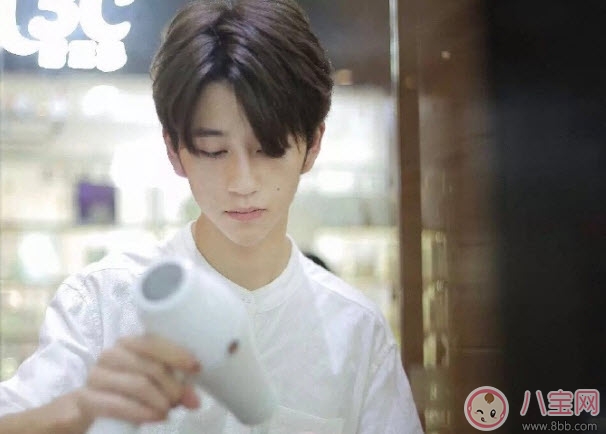 吹头小哥|勃物咋治是谁 勃物咋治是什么意思(勃物咋治和吹头小哥是什么关系)