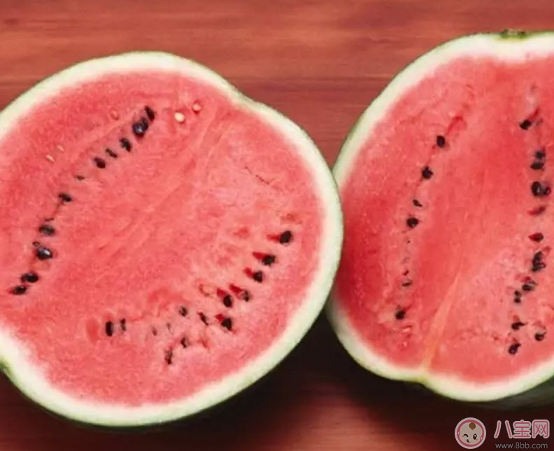 宝宝|2017夏天宝宝吃西瓜好还是喝西瓜汁好 宝宝多大可以吃西瓜
