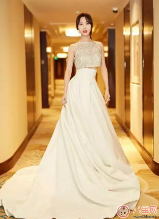 李菲儿|李菲儿柯基臀成最新身材标准 如何拥有柯基臀