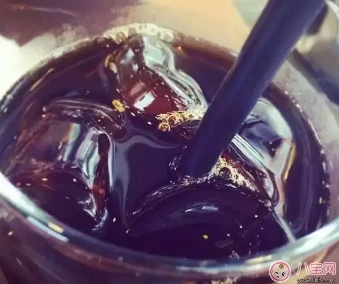 可乐|孕妇能喝可乐等碳酸饮料吗 孕妇喝多少可乐有害(5罐)