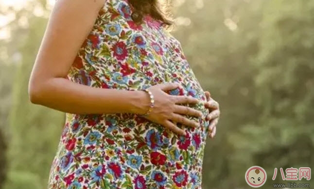 可乐|孕妇能喝可乐等碳酸饮料吗 孕妇喝多少可乐有害(5罐)