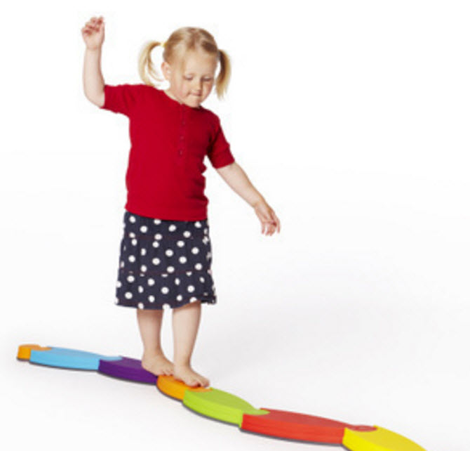 玩具|提高孩子平衡力的玩具有哪些 提高孩子平衡力的游戏有哪些