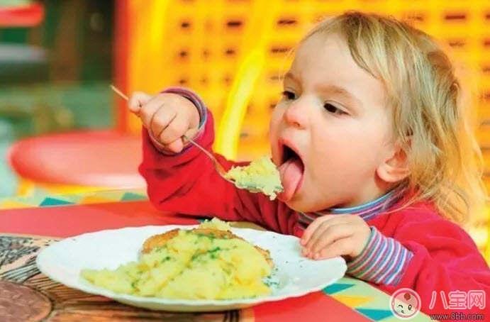 幼儿园|宝宝吃不惯幼儿园的饭怎么办 如何培养孩子的吃饭习惯