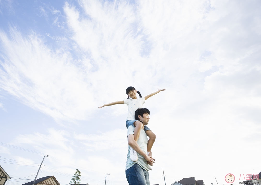 互动|爸爸多和孩子互动正面影响多