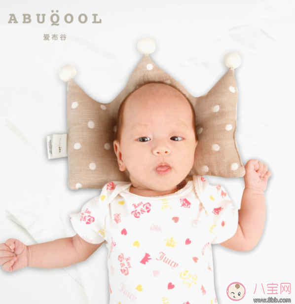 枕头|宝宝睡枕头多大好 什么时候给宝宝睡枕头好