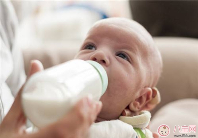 拉肚子|宝宝换奶粉拉肚子怎么办 宝宝换奶粉拉肚子的原因
