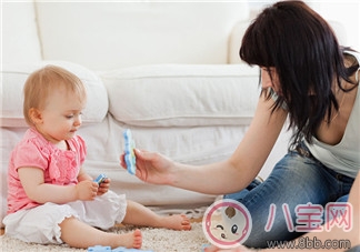 宝宝|宝宝爱玩拼图好处多提升智力强化逻辑