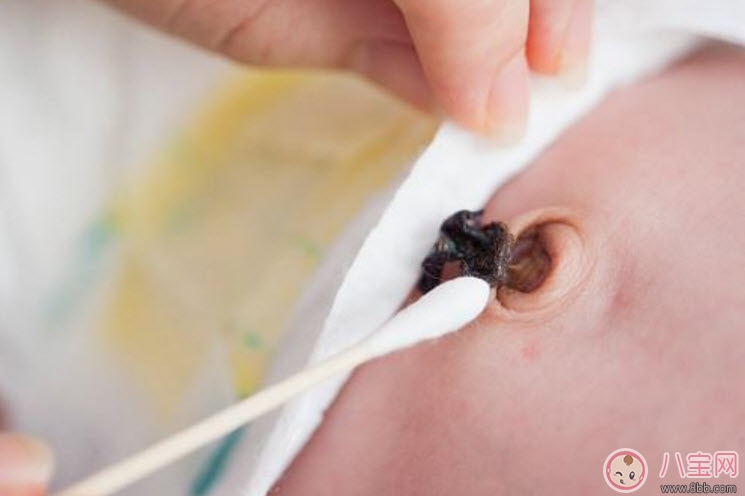 脐带|新生儿脐带消毒用什么 脐带消毒用碘伏好还是酒精(肚脐消毒图解)