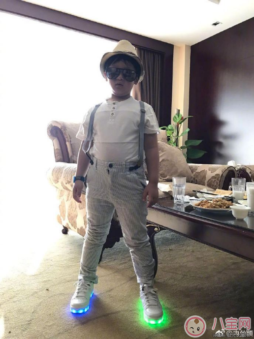 轩轩|邹市明小儿子庆生轩轩不在 轩轩去哪了