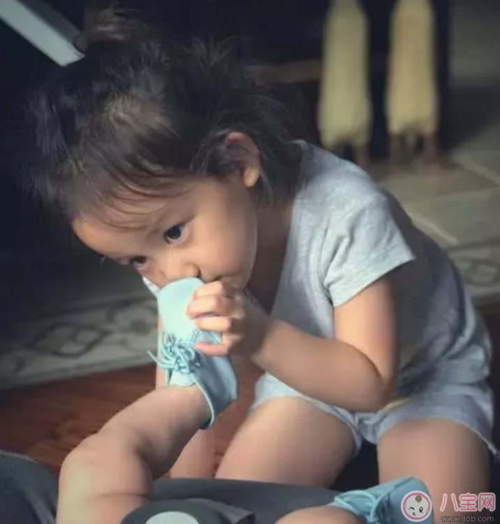 多妹|孙莉儿子胖嘟嘟超可爱 多妹与弟弟互动超有爱