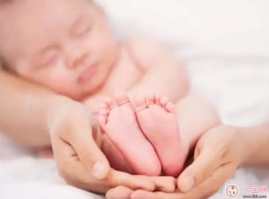 宝宝|宝宝多大穿鞋好呢 宝宝穿鞋千万不要买大一码