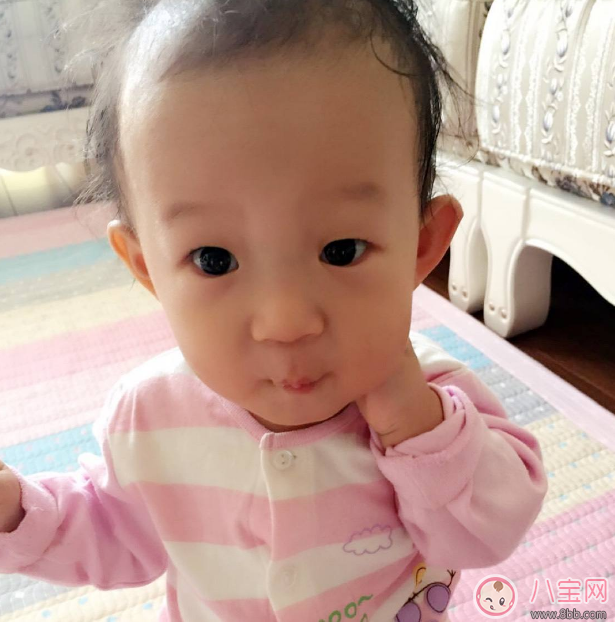 掏耳朵|趁休息时间带孩子去医院掏耳朵 孩子耳屎有必要掏吗