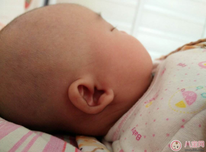 掏耳朵|趁休息时间带孩子去医院掏耳朵 孩子耳屎有必要掏吗