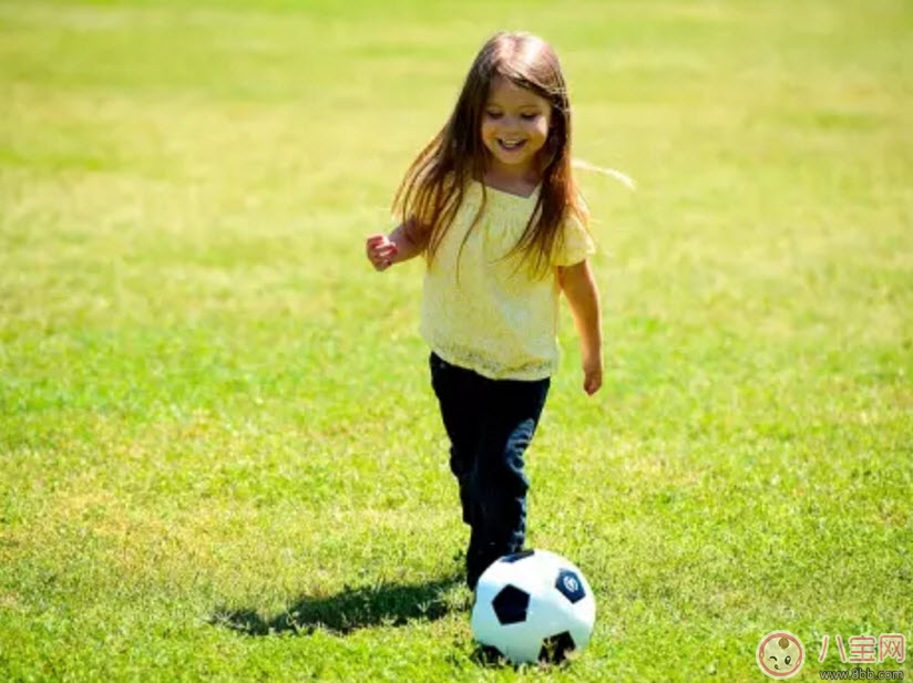 衣服|新生儿怎么穿衣服合适 新生儿穿多少衣服合适