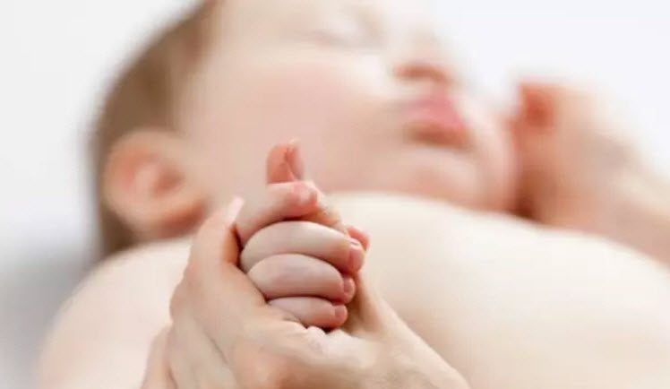 宝宝|孩子多大分房睡比较好 孩子不愿意分房睡怎么办