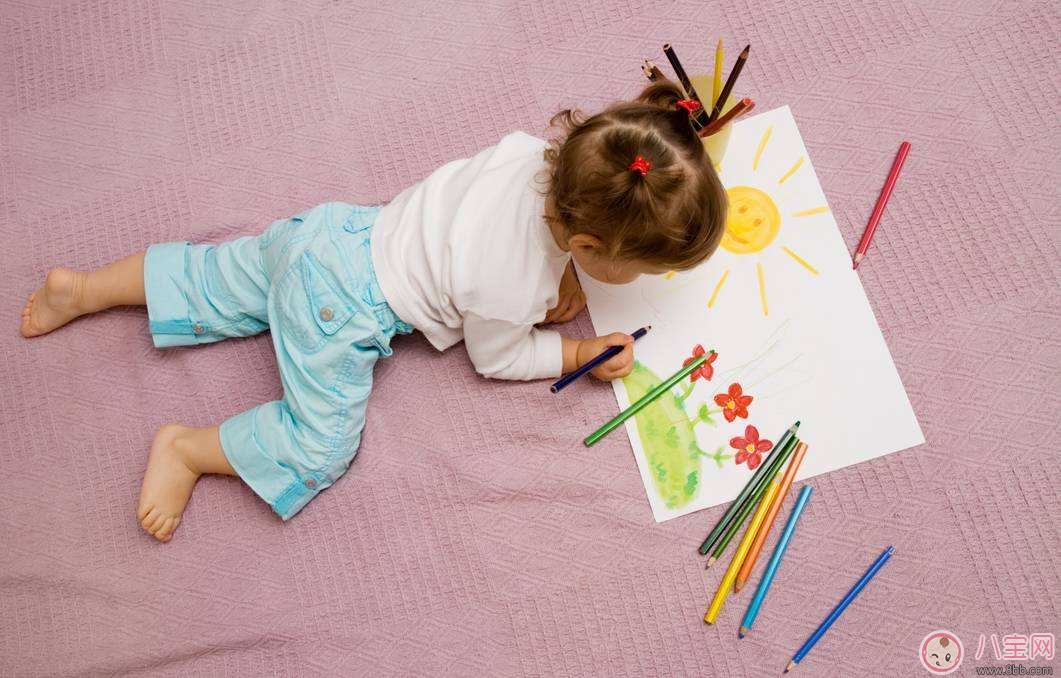 习惯|宝宝看电视的影响 如何规定宝宝看电视的时机