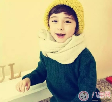 衣服|初秋需要给宝宝穿上一件肚兜吗 初秋新生儿宝宝穿什么好