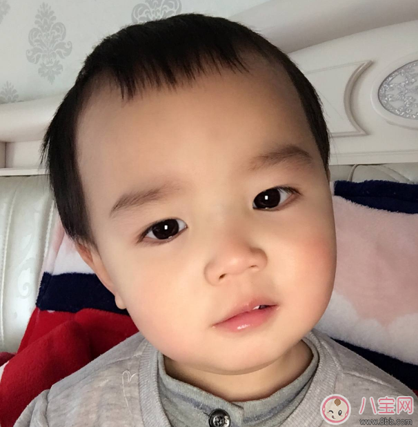 唇膏|秋季宝宝嘴唇易起皮 宝宝使用唇膏推荐