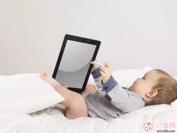 眼睛|宝宝斜视是怎么造成的 宝宝斜视怎么办怎么矫正