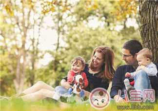 习惯|刘国梁教女儿高尔夫获世界亚军！父母如何成为孩子的榜样