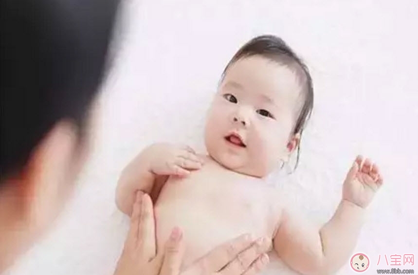 胀气|宝宝肠胀气的症状有哪些 怎么缓解宝宝肠胀气